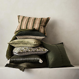 Throw Pillow Arrangements