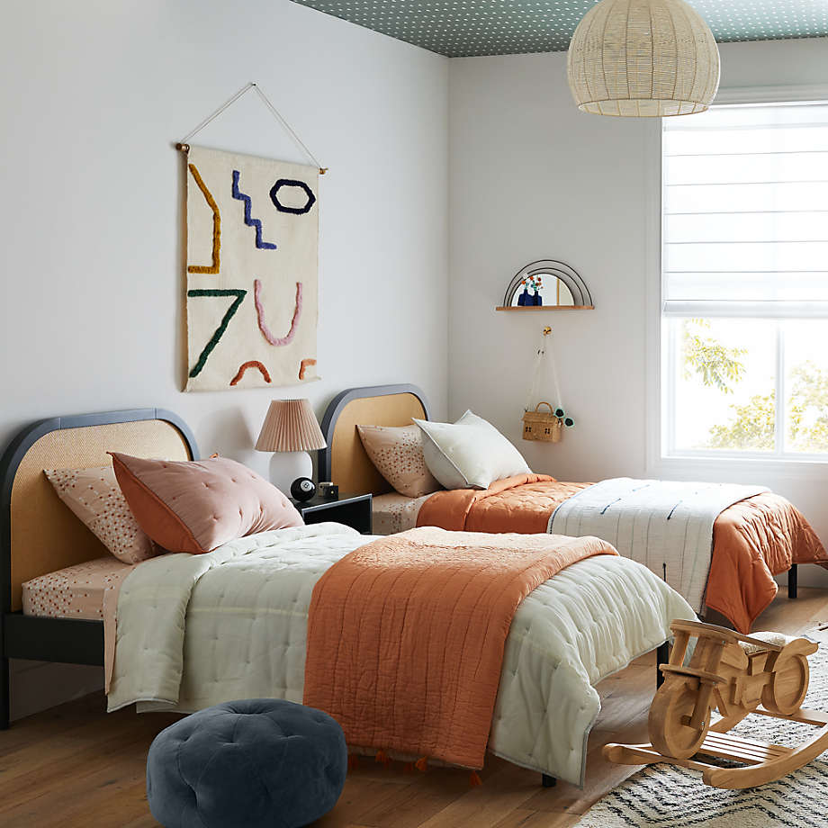 Twin cane outlet bed