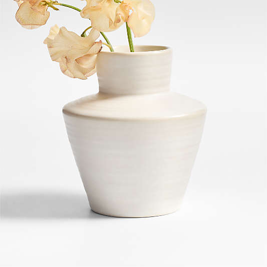 Cadeau Small White Stoneware Flower Vase 5.5"