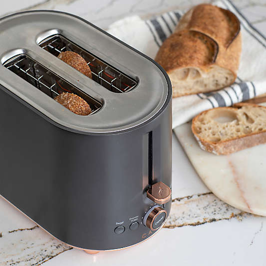 Café ™ Express Finish Matte Black 2-Slice Toaster