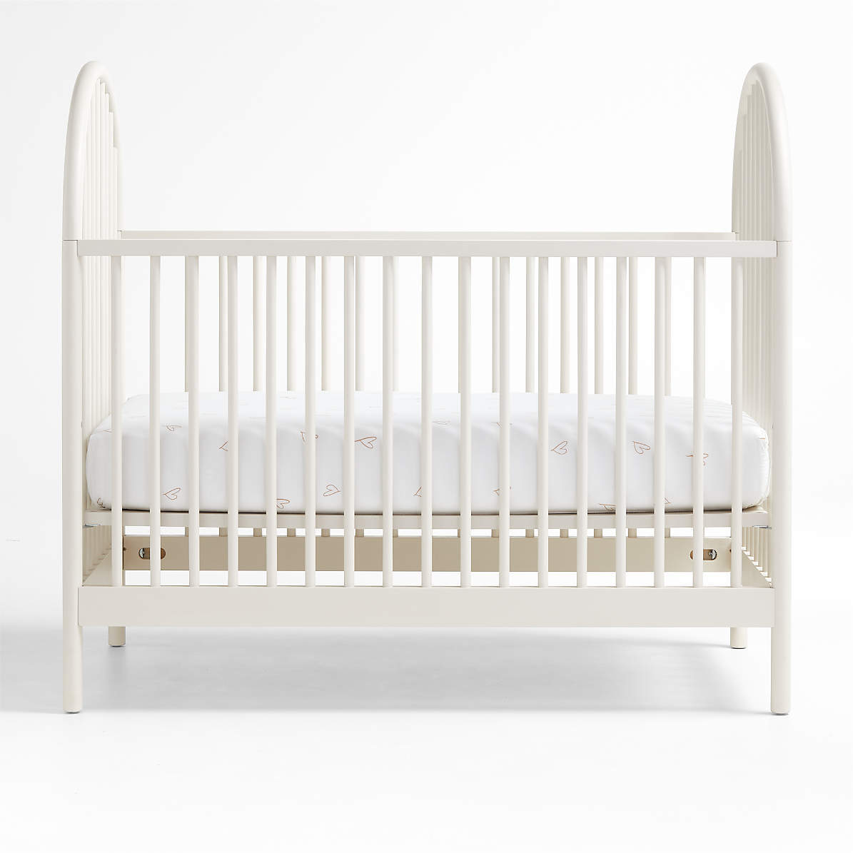 White clearance spindle crib