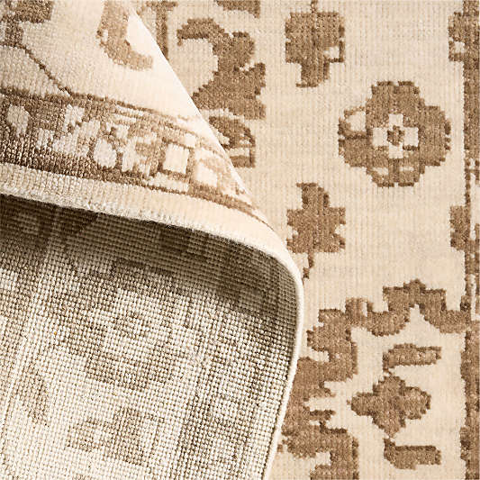 Cassis Wool Floral Ivory Handknotted Area Rug
