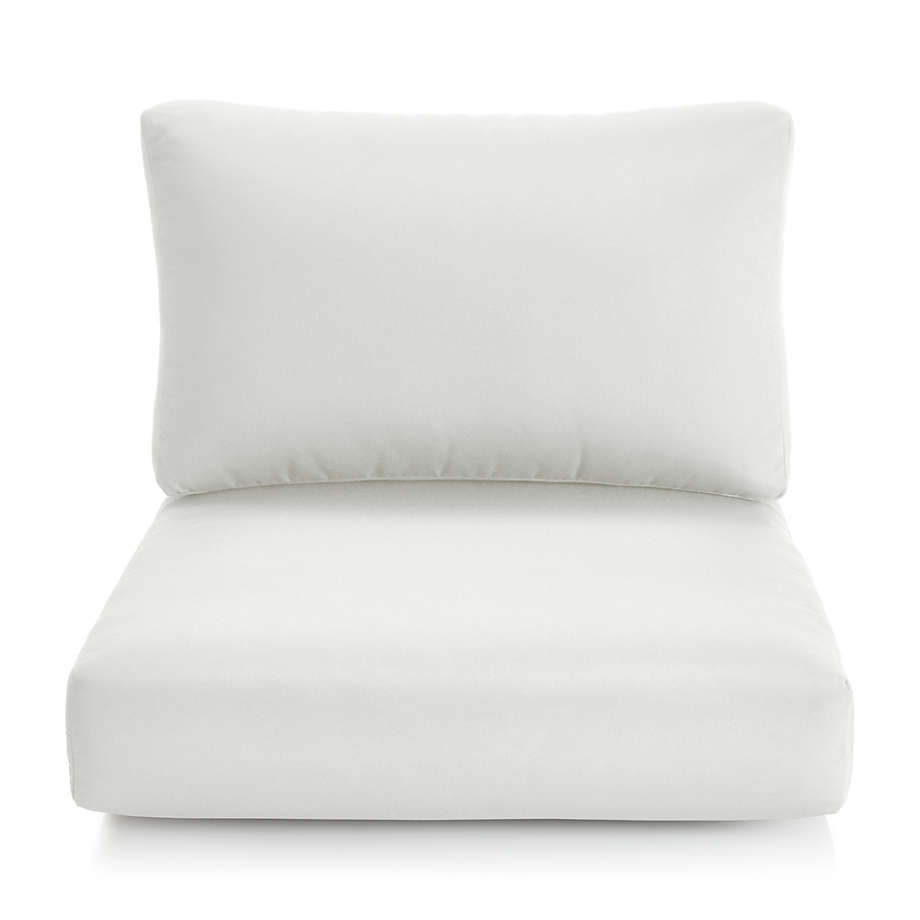 https://cb.scene7.com/is/image/Crate/CaymanWhiteSandCushForLoungChrS18_1x1/$web_pdp_main_carousel_med$/220913134659/cayman-white-sand-sunbrella-lounge-chair-cushions.jpg