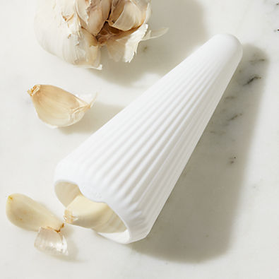 View Chef'n ® GarlicCone  Garlic Peeler details