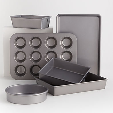 View Chicago Metallic 6-Piece Commercial Bakeware Set details