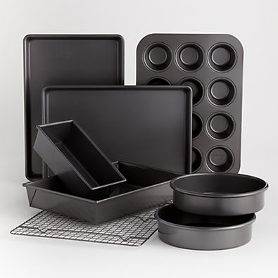 View Chicago Metallic 8-Piece Professional Bakeware Set details