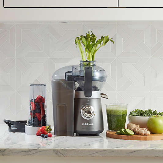 Cuisinart ® Compact Blender and Juice Extractor Combo