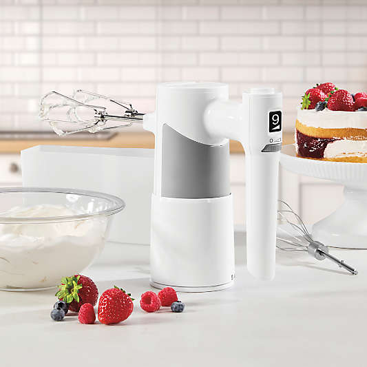 Cuisinart ® 9-Speed Hand Mixer with Storage Case