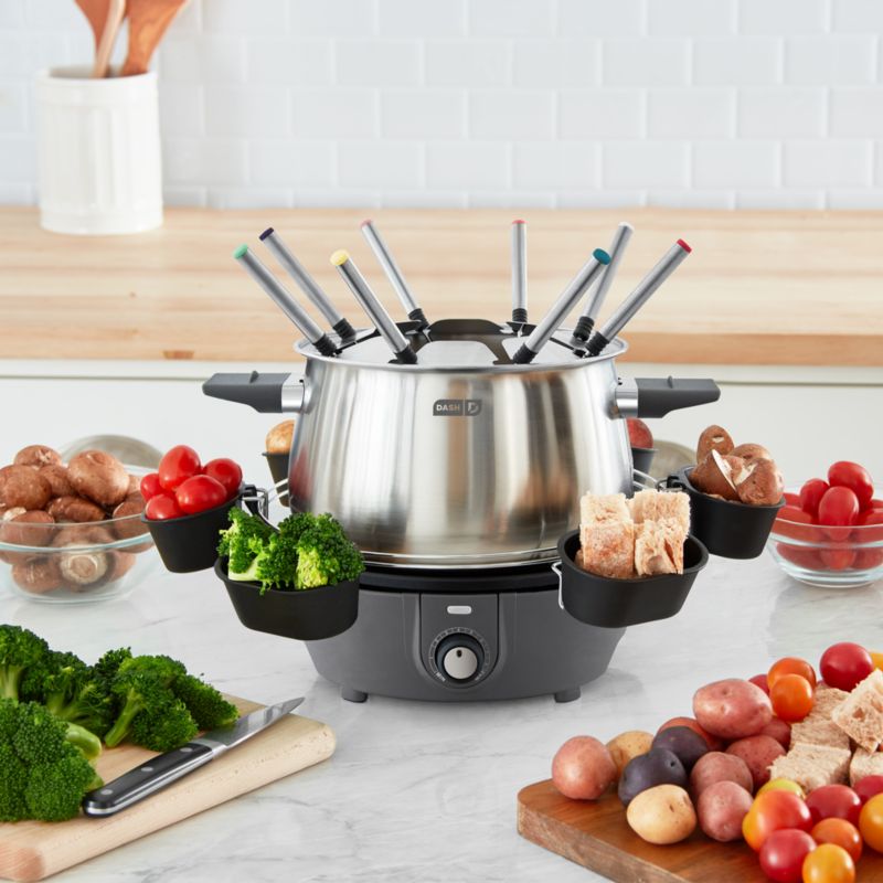 Dash Deluxe Stainless Steel Fondue Maker with Temperature Control, Fondue  Forks, Cups, and Rack, with Recipe Guide Included, 3-Quart, Non-Stick – Grey