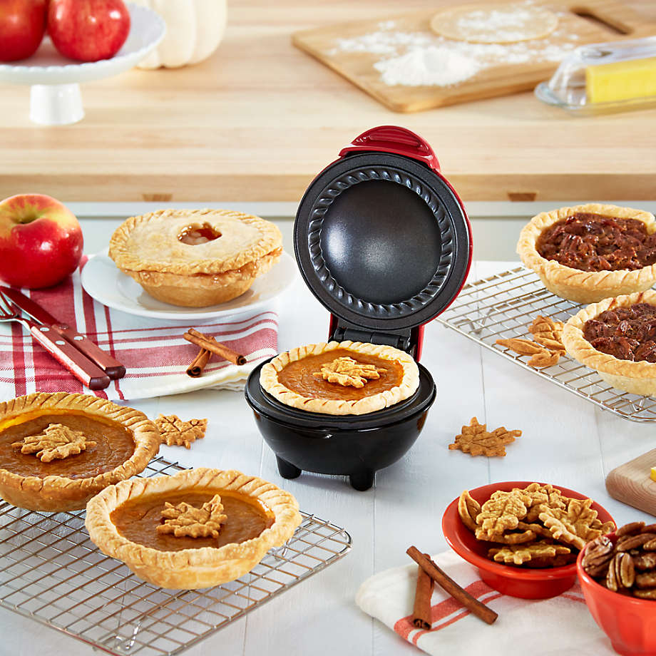 Dash Mini Pie Maker with non stick Pie Plates. Recipes Included