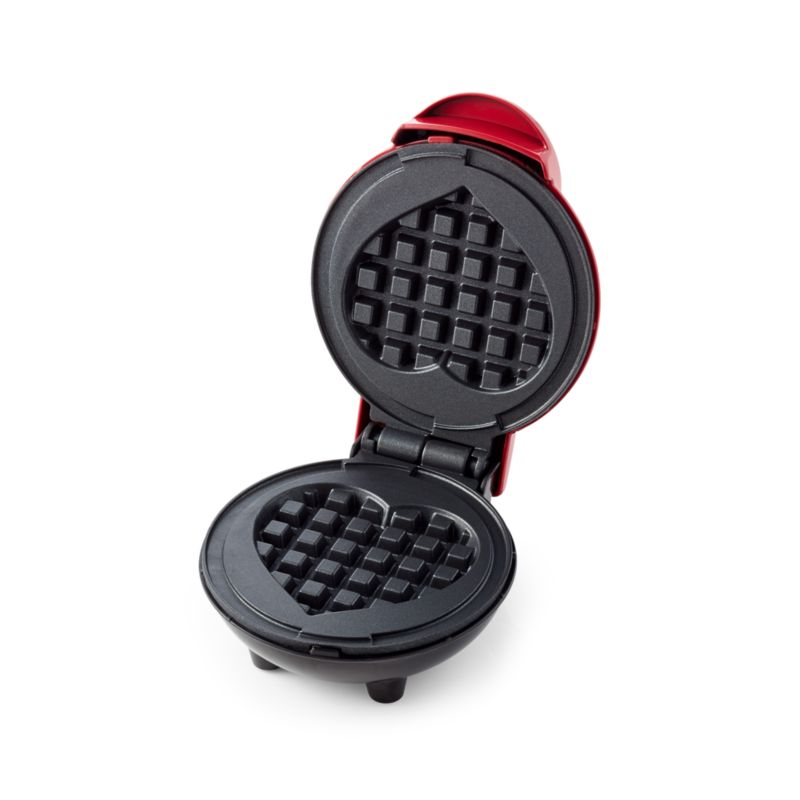 Dash ® Heart Mini Waffle Maker