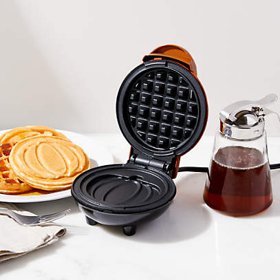 Dash ® Pumpkin Mini Waffle Maker