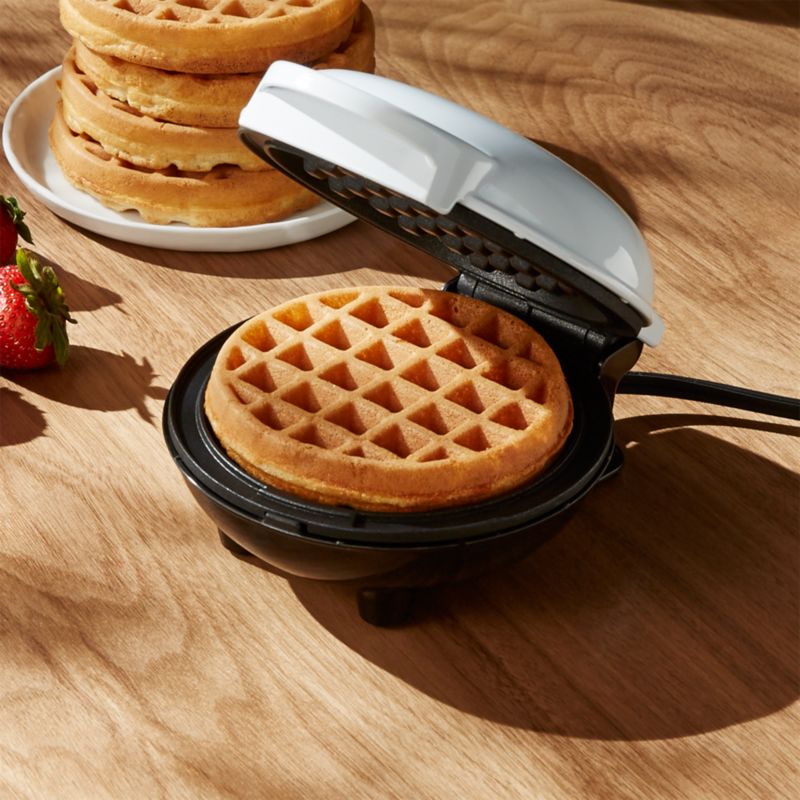 mini dash waffle maker