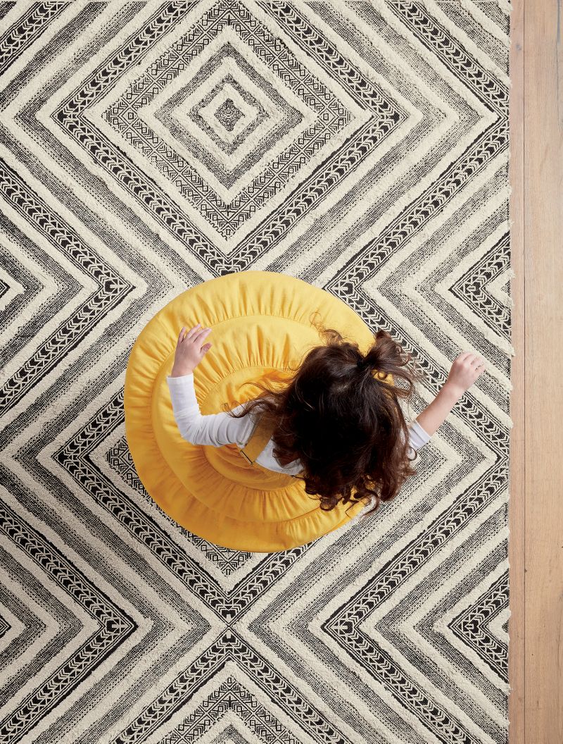 Neutral Diamond Hand-Woven Geometric Kids Rug 4x6 + Reviews | Crate & Kids
