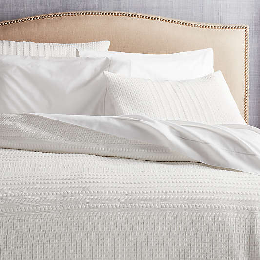 Doret White Jersey Quilts and Pillow Shams