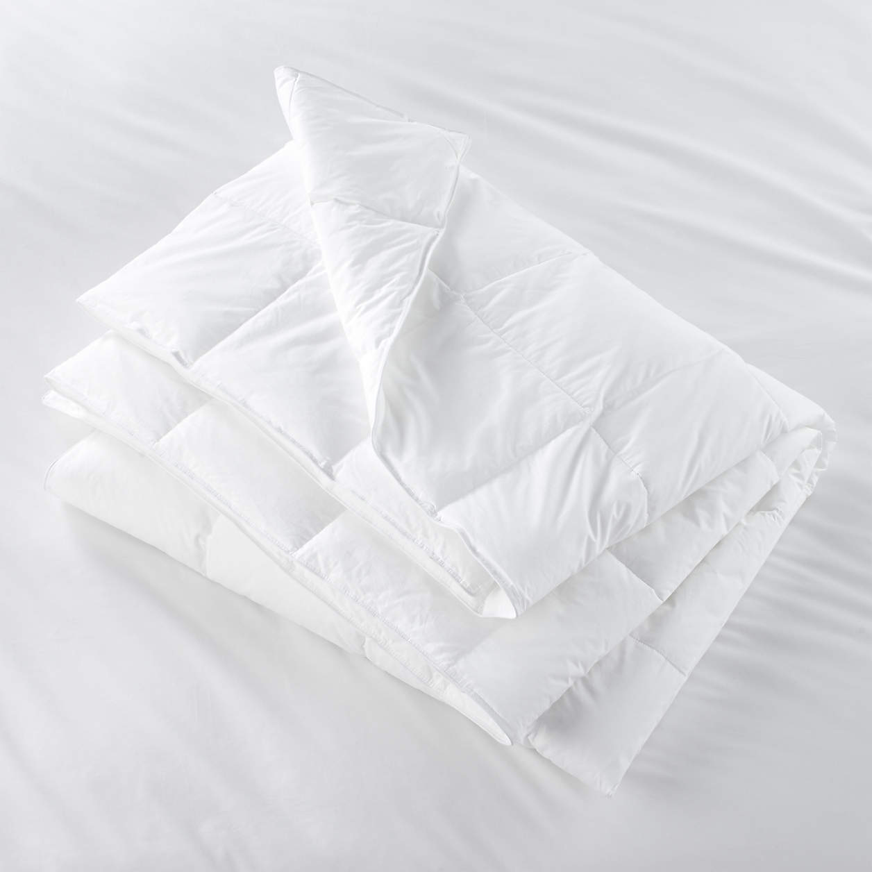 Hypoallergenic Lightweight Full/Queen Duvet Insert + Reviews Crate & Barrel