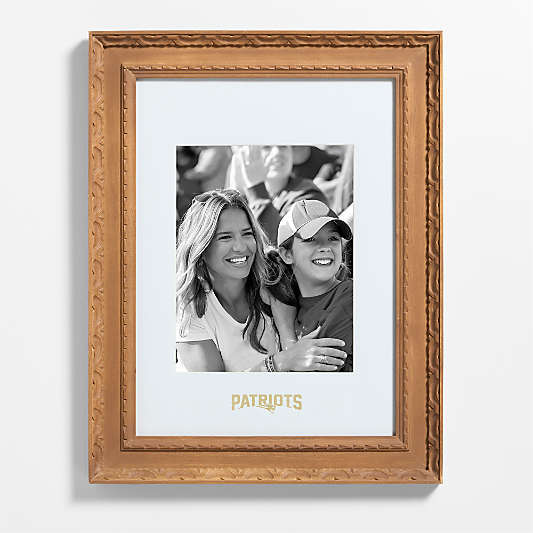 NFL New England Patriots Edinburgh Oak Wood 8x10 Wall Picture Frame