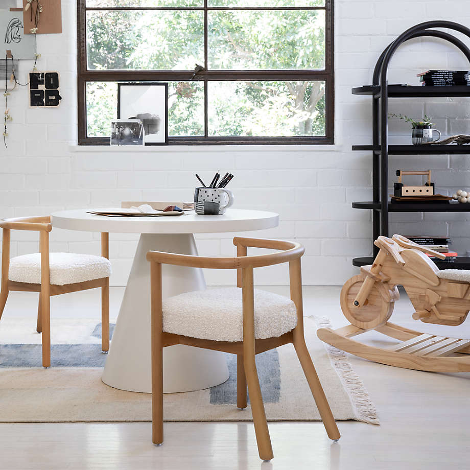 Round table online for toddlers