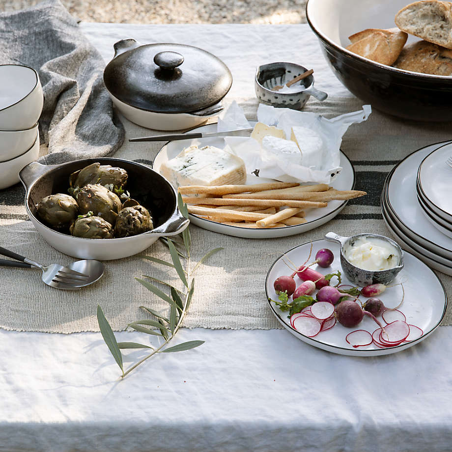 Dinner service sale sets the range