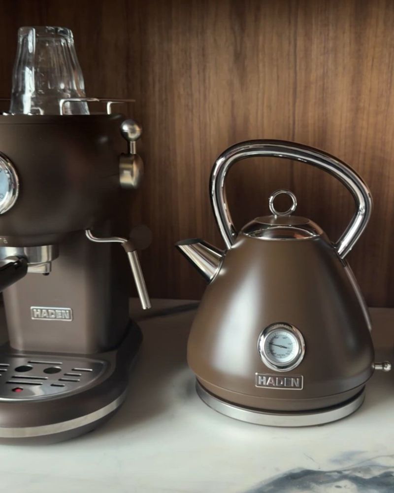 Play HADEN Oxford Mocha 2-Slice Toaster - video 1 of 1