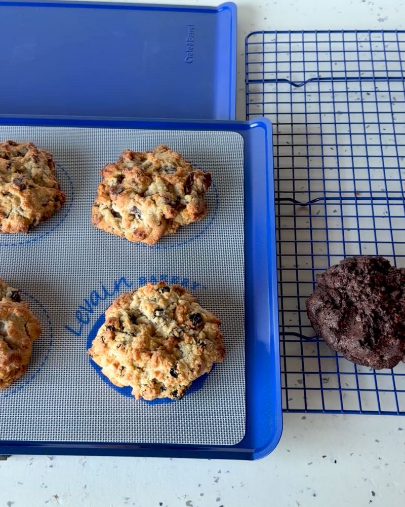 Play The Cookie Sheets and Cooling Rack 3-Piece Set by Levain Bakery - video 1 of 1