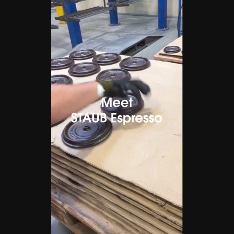Play Staub ® Matte Espresso 5.5-Qt. Round Cocotte - video 1 of 1