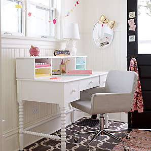 Girlsroom @our home [harten8]  Bedroom desk decor, White desk bedroom, Bedroom  desk ikea
