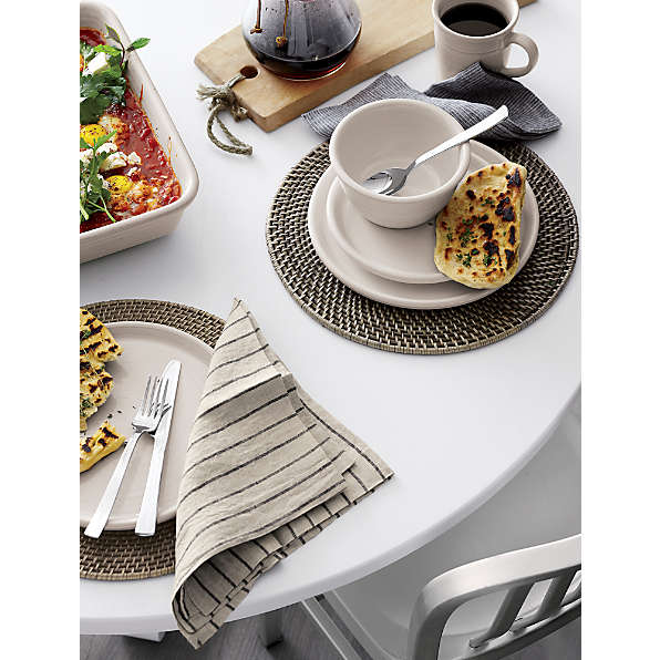 Modern farmhouse dinnerware best sale