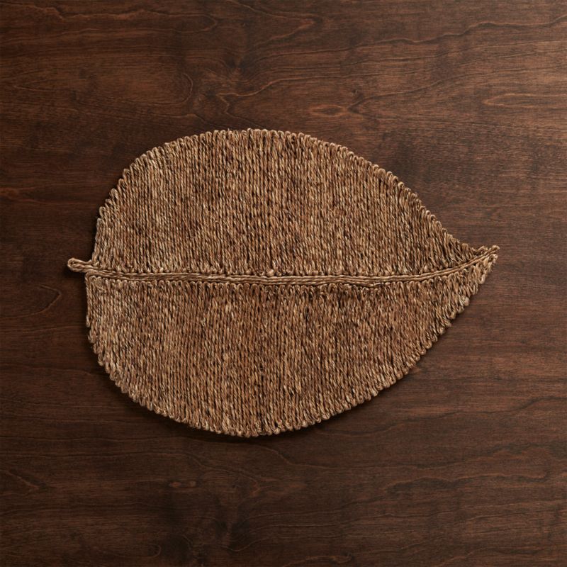 Woven Fiber Leaf Placemat - image 0 of 12