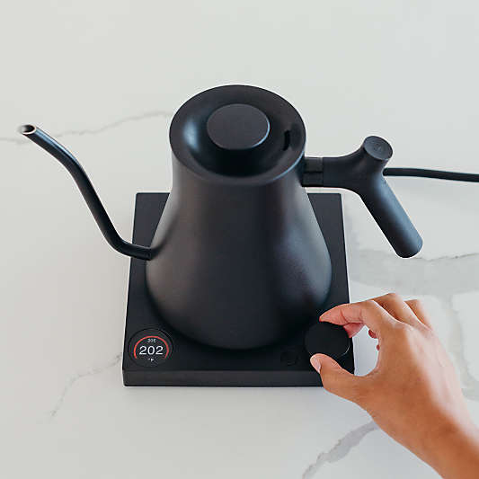 Fellow Stagg EKG Pro Electric Tea Kettle in Matte Black