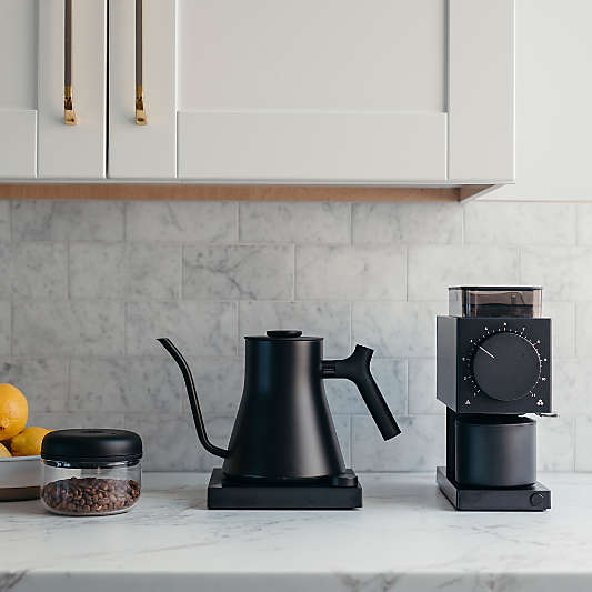 Fellow Stagg EKG Pro Electric Tea Kettle in Matte Black