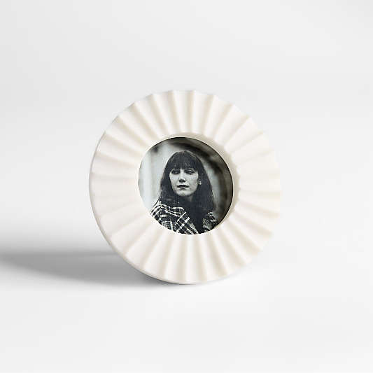 Fluted White Marble 3" Round Picture Frame