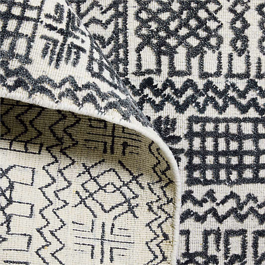 Girona Wool Handwoven Ivory and Black Rug Swatch 12"x18"