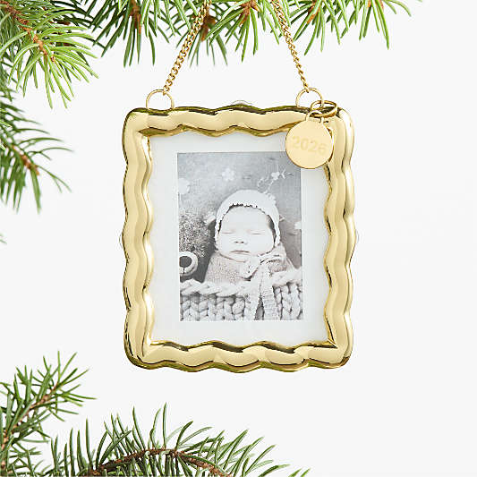 Gold Scalloped 2026 Frame Christmas Tree Ornament