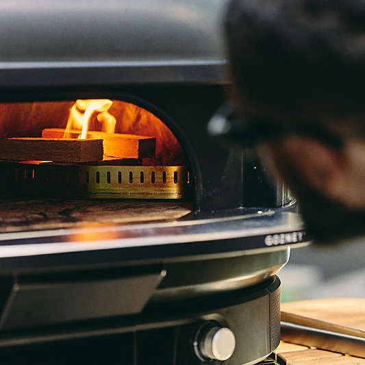 Gozney Dome Gen 2 Natural Gas Pizza Oven in Off-Black