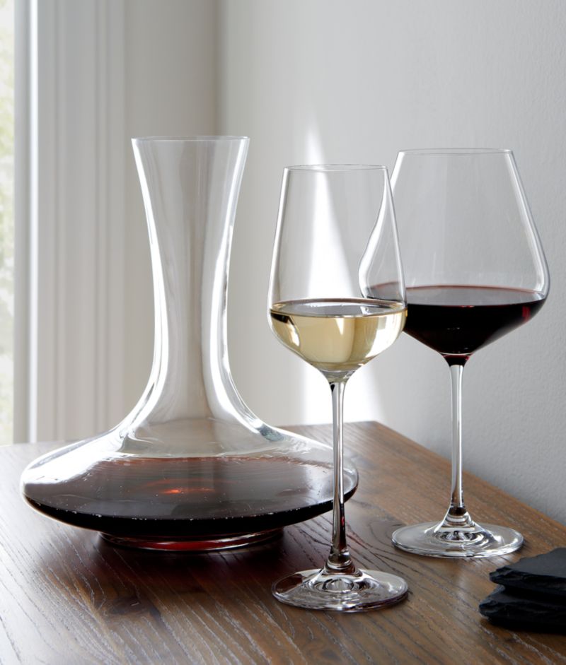 Hip White Wine Glass