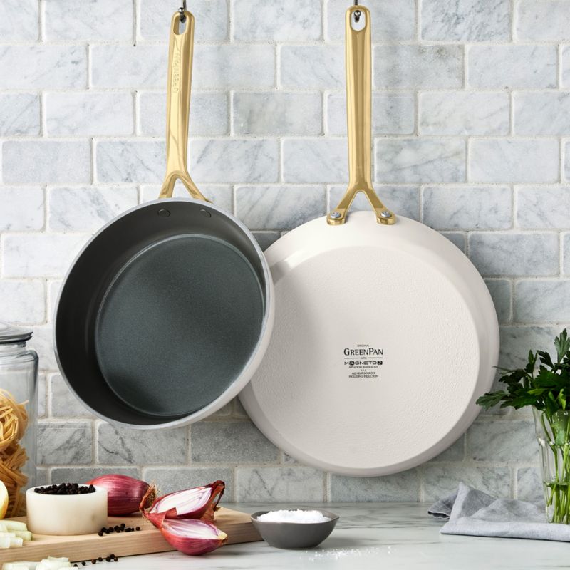 GreenPan ™ GP5 Rainforest Green Ceramic Non-Stick 2-Piece Fry Pan Set with Champagne Handles