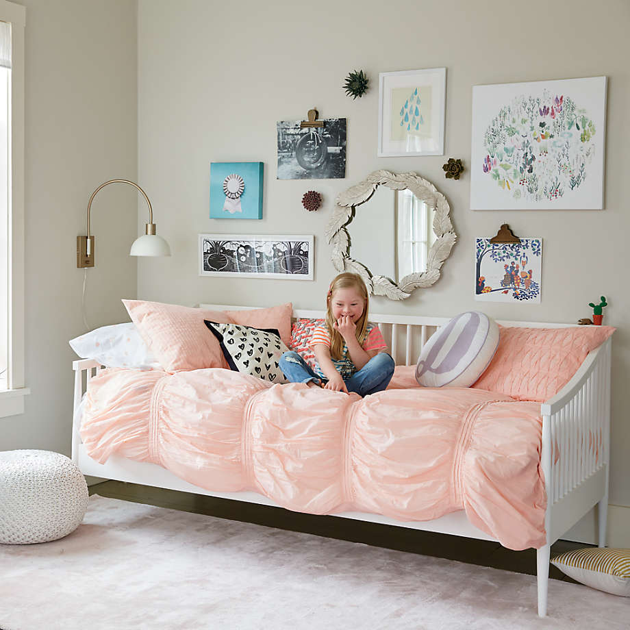 Hampshire Spindle White Wood Kids Daybed