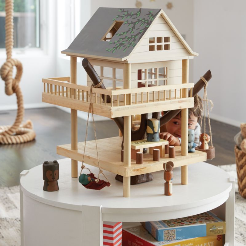 Treehouse Play Set and Wooden Forest Animals