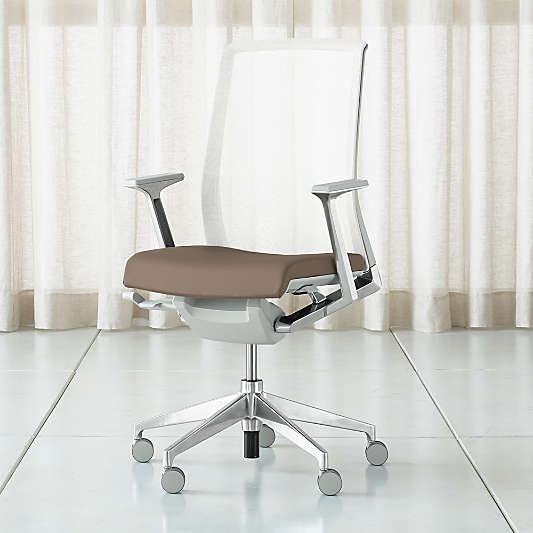 Haworth® Very® Mesh Elephant Desk Chair