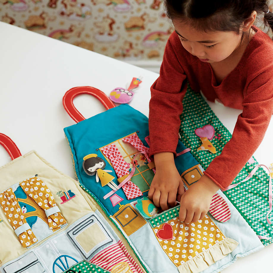 Carry home dollhouse store