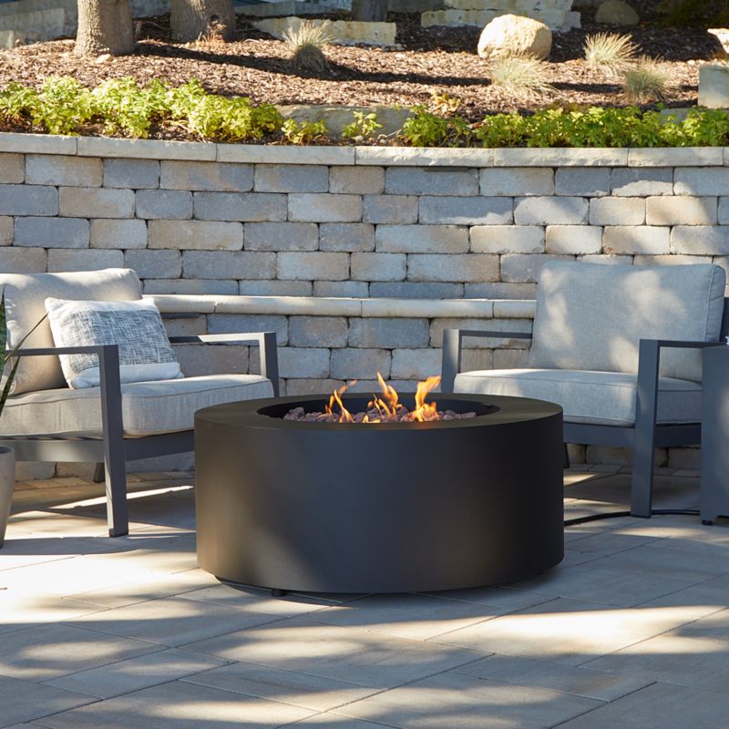 Highlands Black Metal Round Outdoor Natural Gas and Propane Fire Pit Table