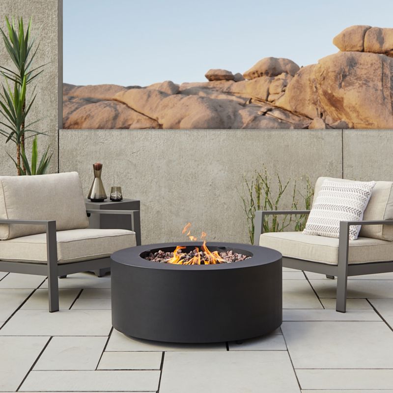 Highlands Black Metal Round Outdoor Natural Gas and Propane Fire Pit Table