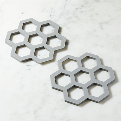 View Interlocking Silicone Grey Trivets, Set of 2 details