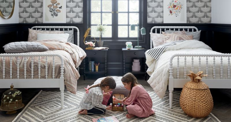 Jenny Lind White Wood Spindle Kids Queen Bed