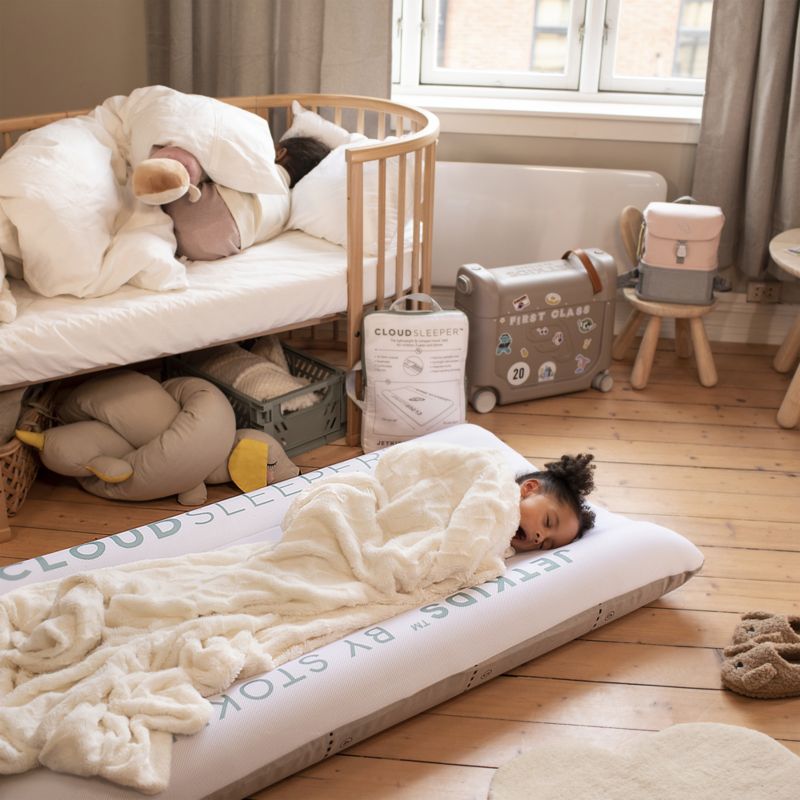 JetKids ™ by Stokke ® CloudSleeper ™ - image 1 of 8