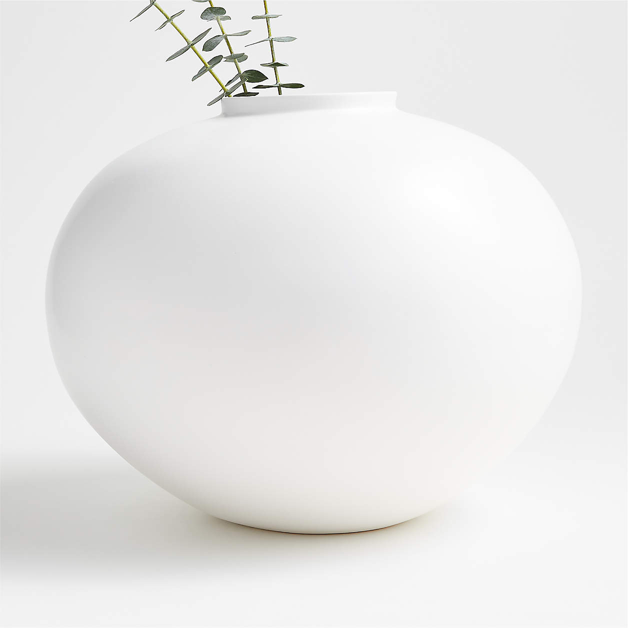 Jimena White Round Vase + Reviews Crate & Barrel Canada