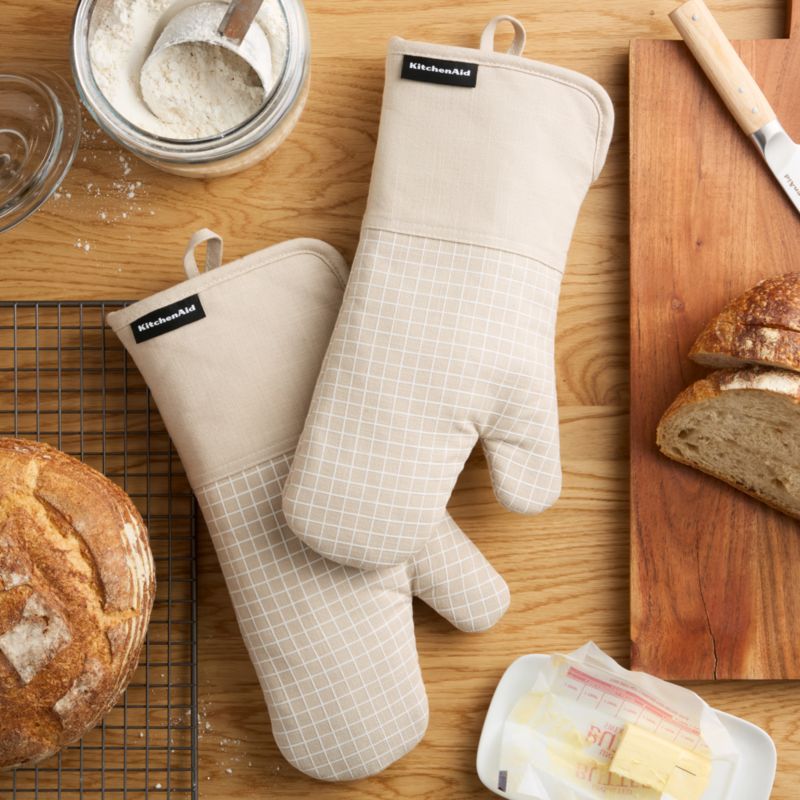 KitchenAid Gourmet Series Milkshake Gridlines 2-Pack Oven Mitt Set - image 1 of 4