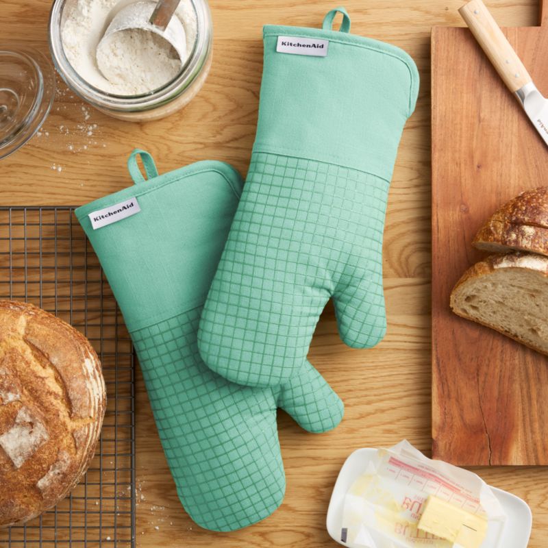 KitchenAid Gourmet Series Spearmint Gridlines 2-Pack Oven Mitt Set - image 1 of 4