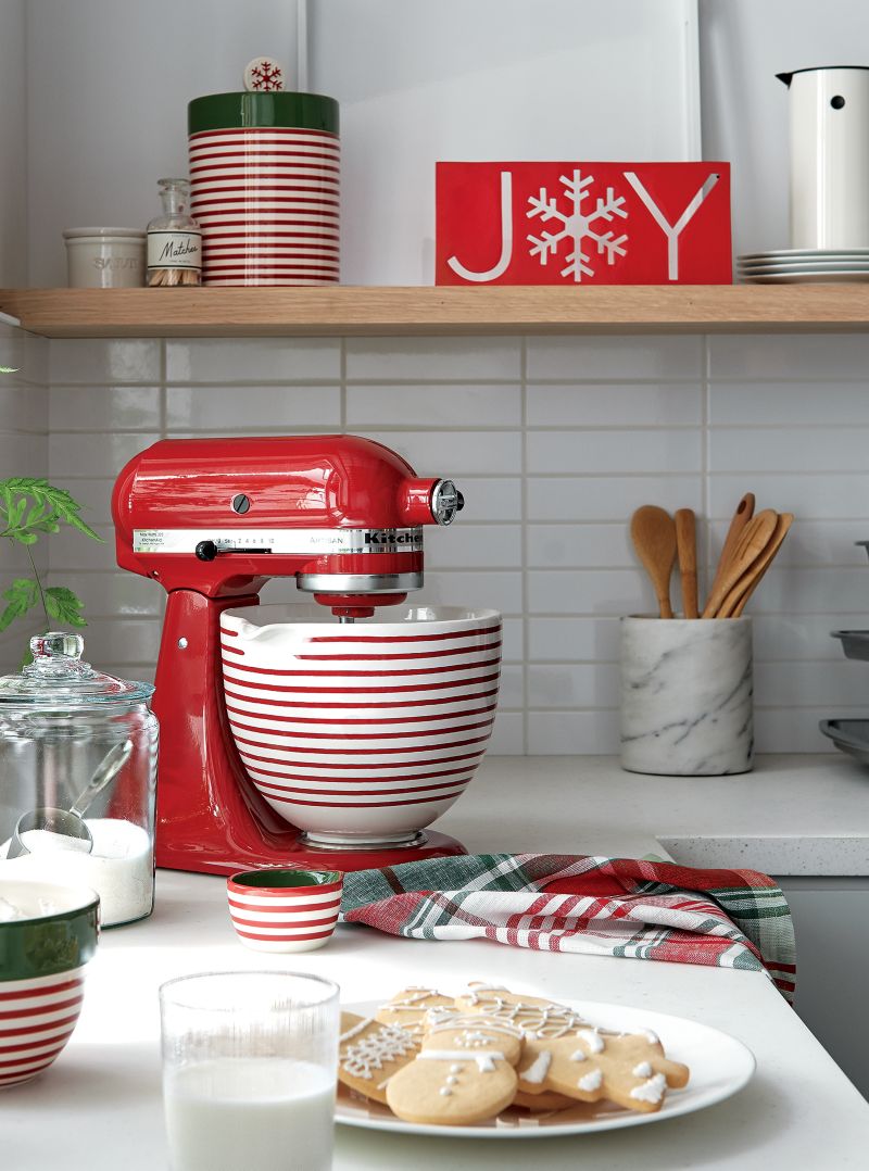 KitchenAid KSM150PSER Artisan Empire Red 5-Quart Tilt-Head Stand Mixer +  Reviews, Crate & Barrel Canada